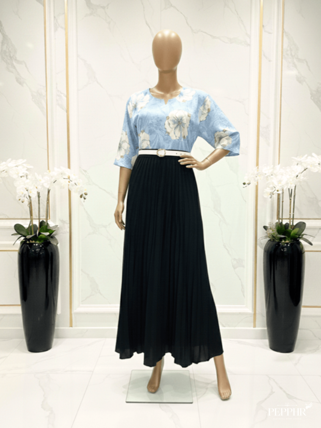 Blue Floral Print Crushed Fabric Short Kurti & Top style 1 on mannequin