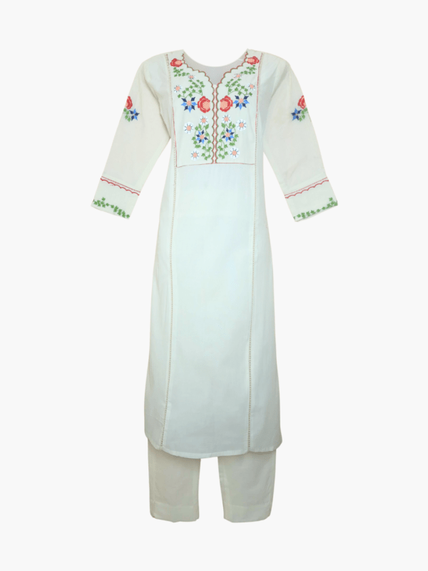 Zahra Élan Off White Aari Embroidered Khadi Cotton Kurti Pant Set